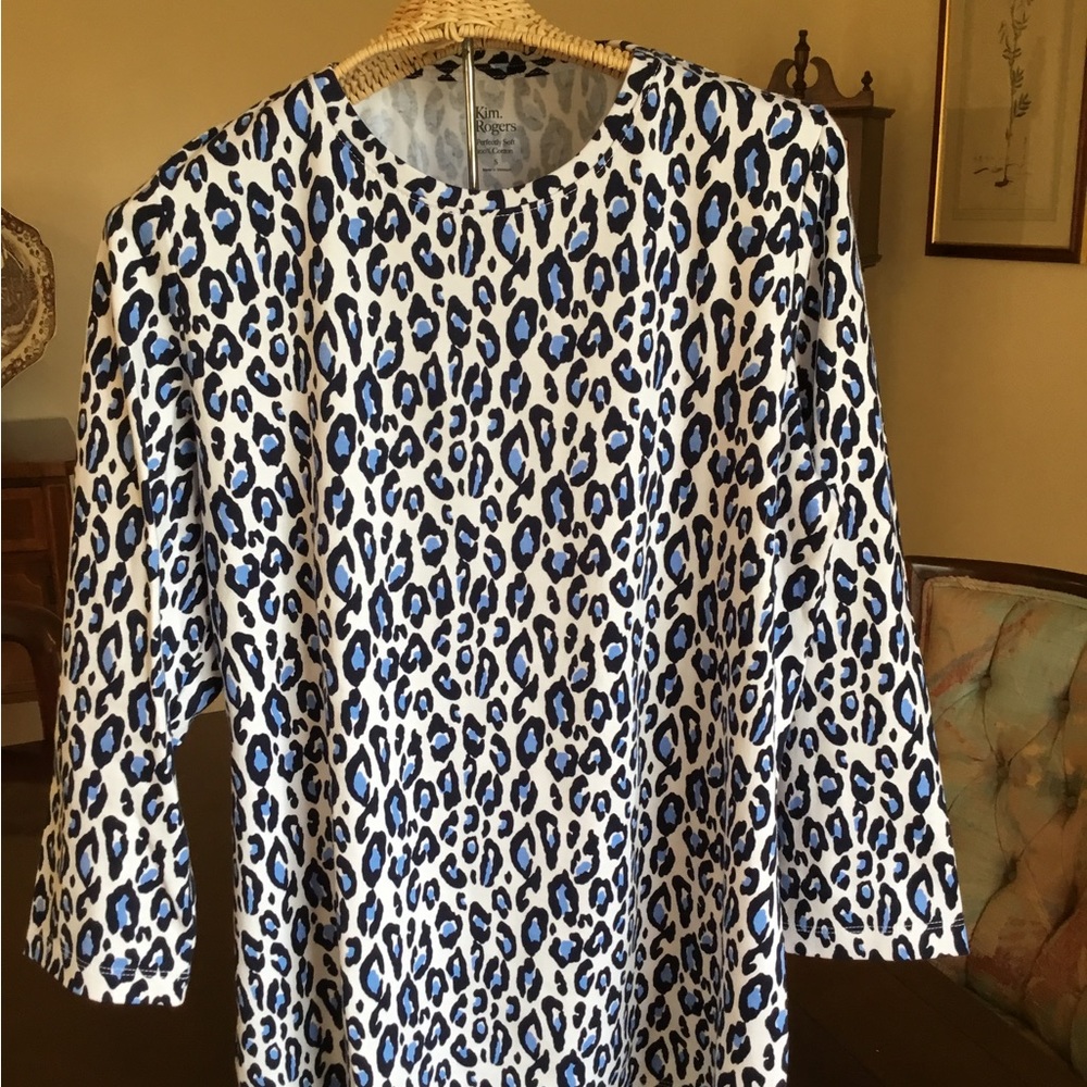 All cotton 3/4 length sleeve t-shirt.